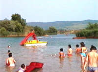 Ghioroc - strandul de pe lacul artificial - Virtual Arad County (c)1999