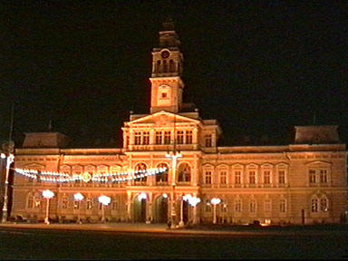 Palatul Administrativ din Arad noaptea - Virtual Arad News (c) 1998