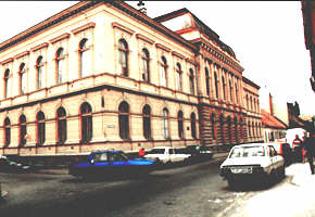 Liceu sau Universitate ? - Virtual Arad News (c)1999