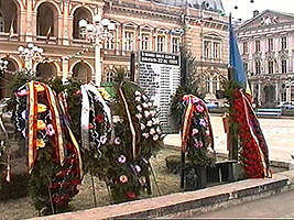 Omagiu eroilor cazuti la Arad in Revolutia Romana - Virtual Arad News (c)1999