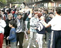 Proteste la "Pancotas" - Virtual Arad News (c) 1999