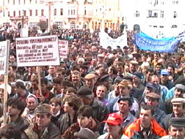 Protest sindical la Arad 24 martie 1999 - Virtual Arad News (c) 1999