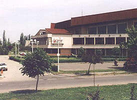 Sala Sporturilor nu este spatiul ideal pentru targuri - Virtual Arad News (c)1999