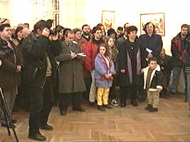 Un numeros public a venit la vernisaj - Virtual Arad News (c)1999