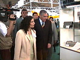 Vizitarea targului de catre oficialitati - Virtual Arad News (c) 1999