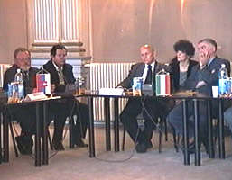 Delegati din mai multe tari au vizitat Aradul de Ziua Europei - Virtual Arad News (c)2000