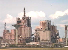 Desi oprit Combinatul Chimic mai pune probleme - Virtual Arad News (c)2000