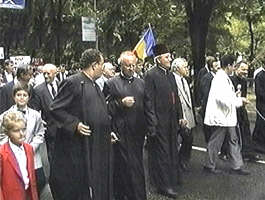 La mars au participat cetateni impreuna cu preoti ortodocsi si pastori baptisti si penticostali