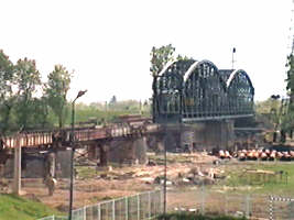 La podul de cale ferata din Micalaca, lucrarile sunt in toi - Virtual Arad News (c)2000