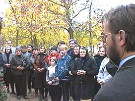 Localnicii au adus un pios omagiu familiei Purgly - Virtual Arad News (c)2000