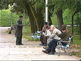 Pensionarii sunt nemultumiti de conditiile de viata - Virtual Arad News (c)2000