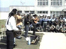 Trupa din Paraguay a cantat si in fata detinutilor de la penitenciarul nou