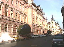 U"AV" isi asteapta studentii - Virtual Arad News (c)2000