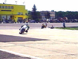 Concursul de motociclism a adunat multi spectatori pe Aeroport