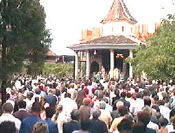 In perioada sarbatorilor, la Manastirea Gai se aduna sute de credinciosi - Virtual Arad News (c)2001