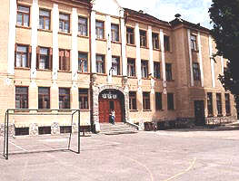 La deschiderea anului scolar, Marko Bela va fi prezent la Liceul "Csiky Gergely" - Virtual Arad News (c)2001