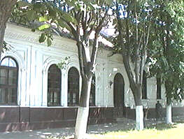La Nadlac, cladirea liceului este revendicata de biserica evanghelica - Virtual Arad News (c)2001
