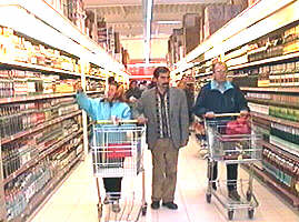 La Supermarket-ul BILLA au aparut si nemultumiri - Virtual Arad News (c)2001