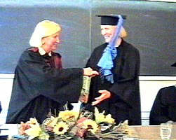 Rectorul Roseann Runte a primit titlul de "Doctor Honoris Causa"