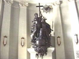 Statuia "Sfinta Treime" a starnit controverse...