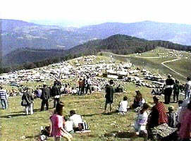 "Targul de fete" de pe Muntele Gaina - manifestare traditionala