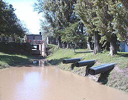 Apa pompata din Mures este solicitata la export... - Virtual Arad News (c)2002
