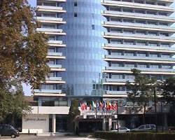 Astazi a fost inaugurat oficial Hotelul Continental Astoria - Virtual Arad News (c)2002