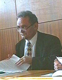Inspectorul scolar general - Pavel Sarbu se simte atacat de colegii de partid... - Virtual Arad News (c)2002