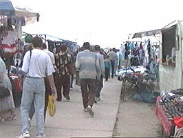 Italienii sunt interesati de piata din Pancota... - Virtual Arad News (c)2002