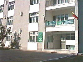 La Facultatea de Stomatologie de la Universitatea "Vasile Goldis" au sosit americanii - Virtual Arad News (c)2002