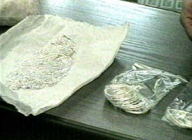 La Vama Nadlac au fost capturate 7 kg de "bijuterii albe"
