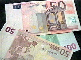 Monedele Euro au fost cumparate de la banci...