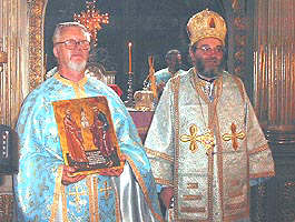 P.S. Episcopul Luchian anunta ca parintele Raici este nasul acestui hram - Virtual Arad News (c)2002