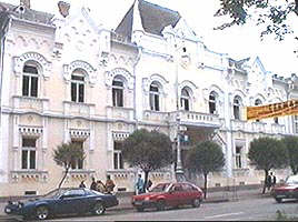 Palatul copiilor este revendicat de urmasii baronului Andreny - Virtual Arad News (c)2002