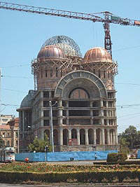 Pentru finalizarea lucrarilor la Catedrala, mai sunt necesare fonduri - Virtual Arad News (c)2002