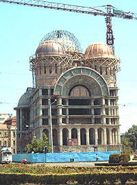 Pentru terminarea Catedralei mai sunt necesari multi bani - Virtual Arad News (c)2002