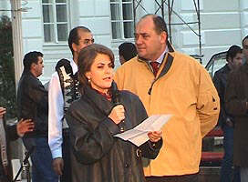 Secretarul executiv al PSD - Rodica Borza a dat citire mesajului primarului - Virtual Arad News (c)2002