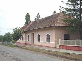 Si Chesintul beneficiaza de serviciile unei centrale telefonice digitale performante - Virtual Arad News (c)2002