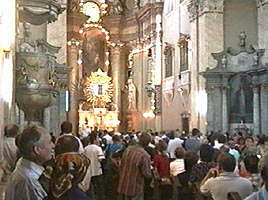 Slujba de la Manastirea Radna este rostita in mai multe limbi... - Virtual Arad News (c)2002