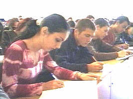 Studentii de la UAV se pregatesc de examene...