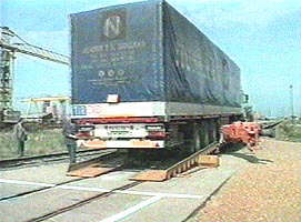 Transportul camioanelor in sistem RO-LA este modern si rentabil
