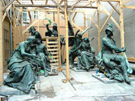 Ansamblul statuar "Libertatea" este restaurat inainte de reamplasare