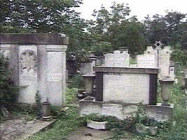Au fost profanate mai multe monumente funerare evreiesti