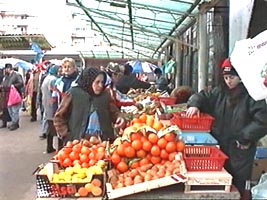 Comerciantii din piete vor trebui sa isi cumpere case de marcat - Virtual Arad News (c)2003