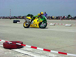 Faza fierbinte la concursul de motociclism pe Aeroportul Arad