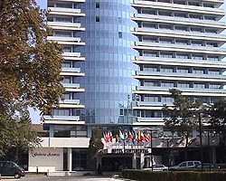 Hotelul Continental Arad va contribui la campania de ajutorare pentru Putna - Virtual Arad News (c)2003