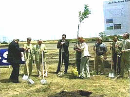 In spatiul rampei ecologice a fost plantat primul pom