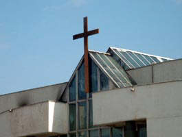 Incendiul la Biserica Maranata a produs pagube importante - Virtual Arad News (c)2003