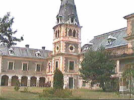 La Castelul din Macea s-au adunat intelectuali din toata Europa - Virtual Arad News (c)2003