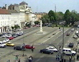 La monumentul revolutiei din piata Primariei accesul este greoi